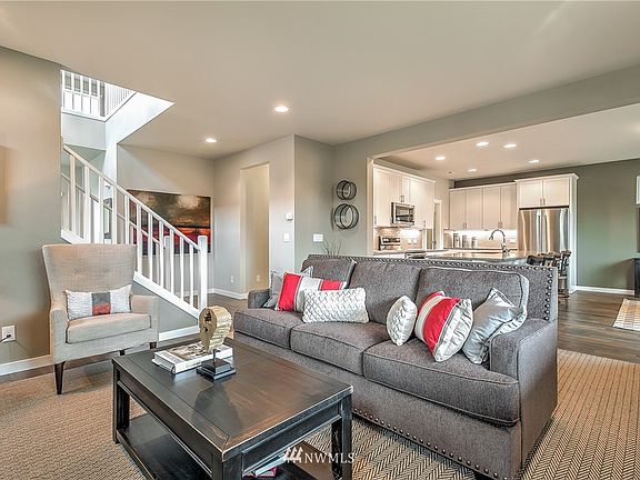 3rd image of 1915 Seven Oaks Drive SE #40