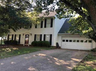 2302 Meadowood Cv, Dyersburg, TN 38024