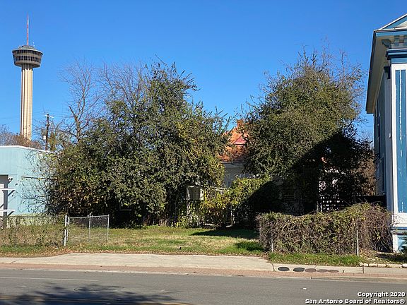 2nd image of 1008 S Saint Marys St