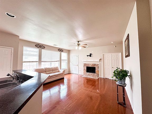 3rd image of 11815 Champions Grove Ln