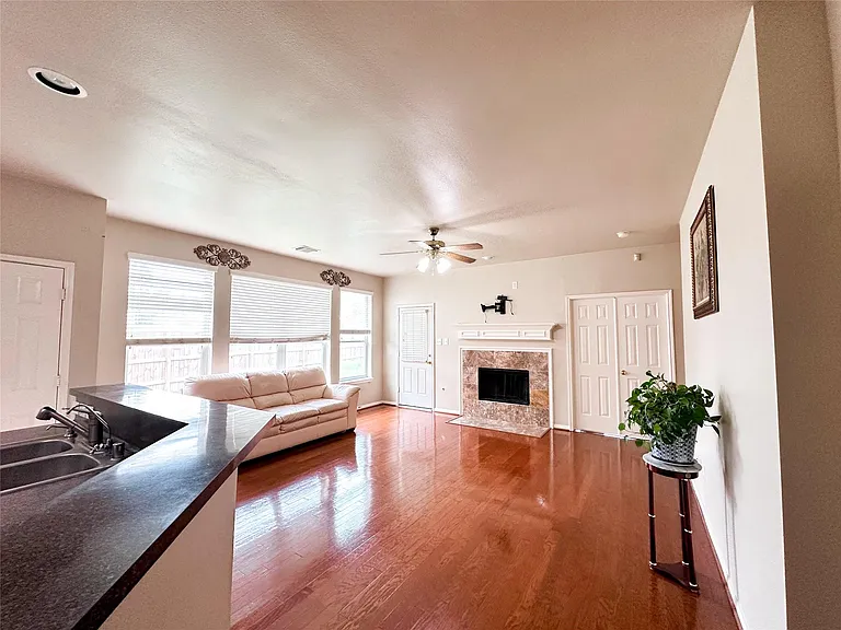 11815 Champions Grove Ln — Photo 3