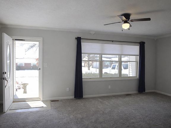 4th image of 206 Oakwood Dr