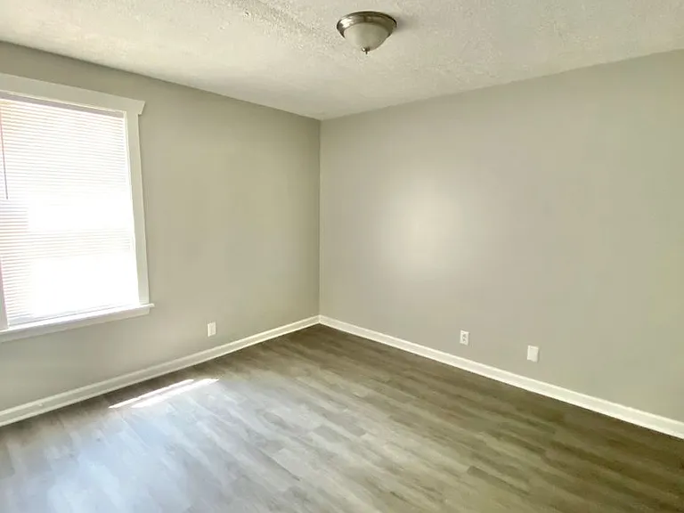 308 Prince Ave — Photo 9