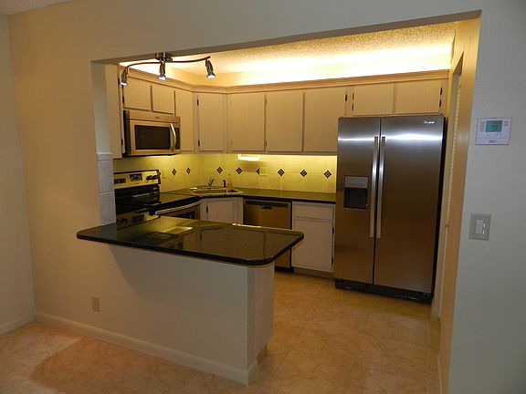 2nd image of 537 Shady Pine Way APT B1
