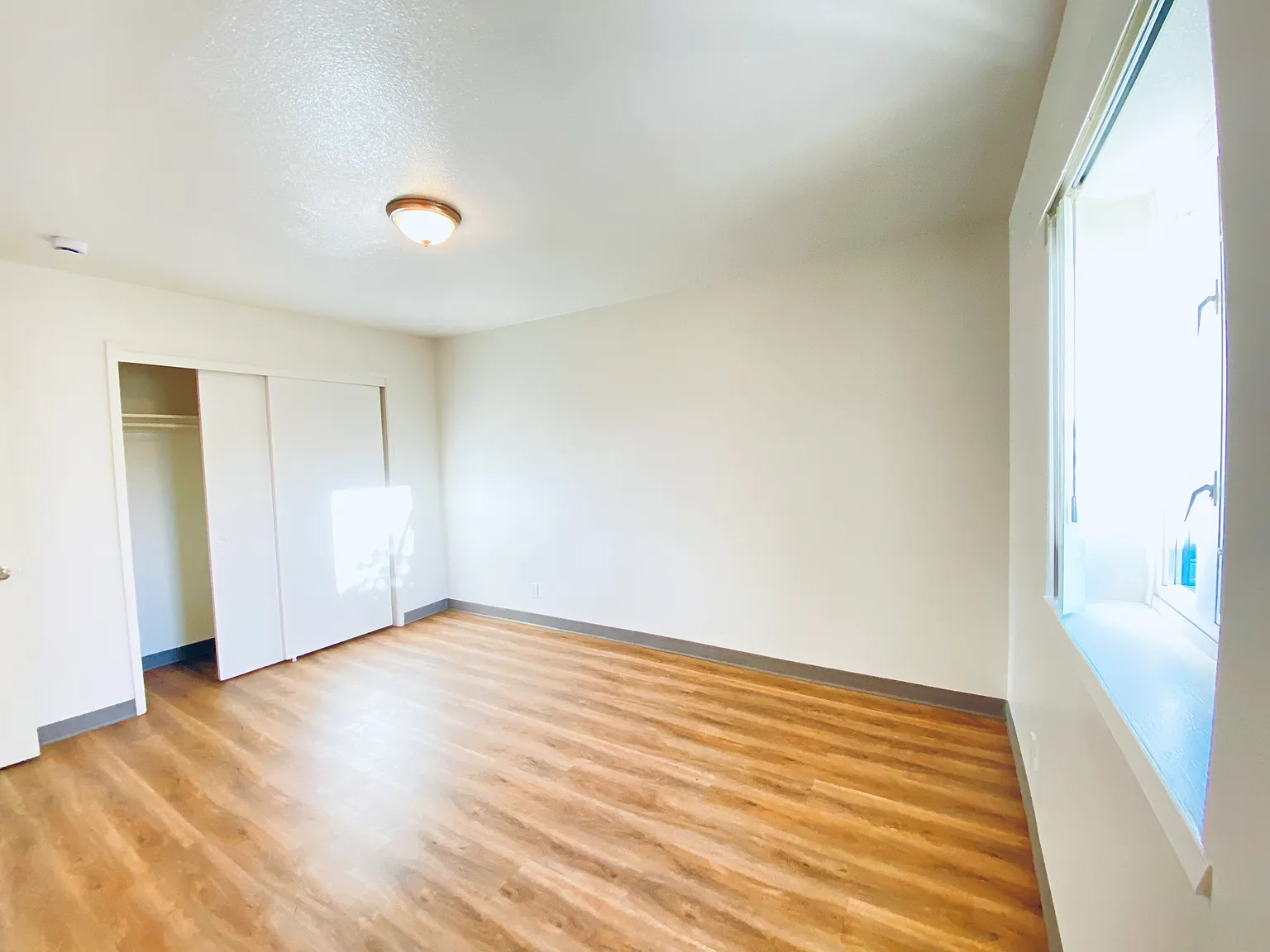 1713 Ross Cir — Photo 4