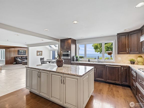 3rd image of 18141 Normandy Terrace SW