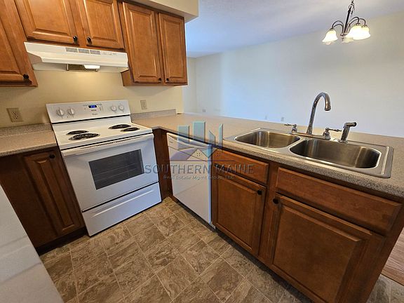5th image of 1030 Ohio St APT 23