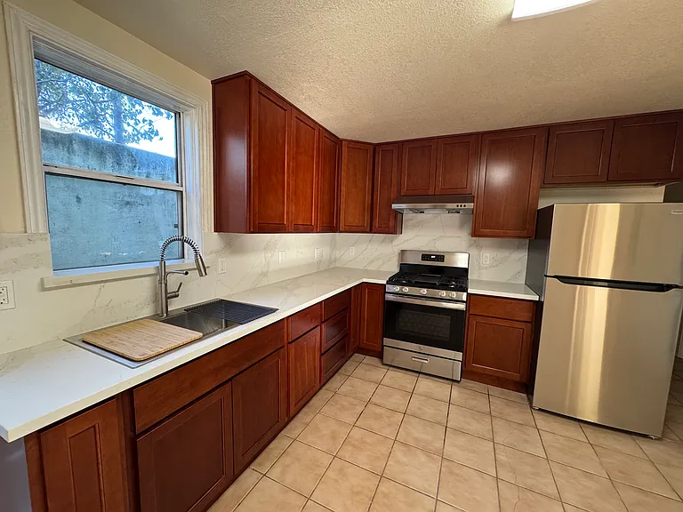 709 Pacific Ave #B — Photo 11