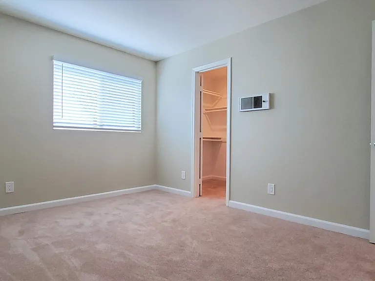 340 5th Ave — Photo 21