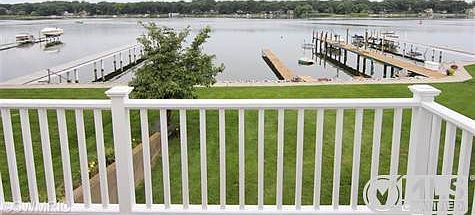 1st image of 587 Crescent Dr
