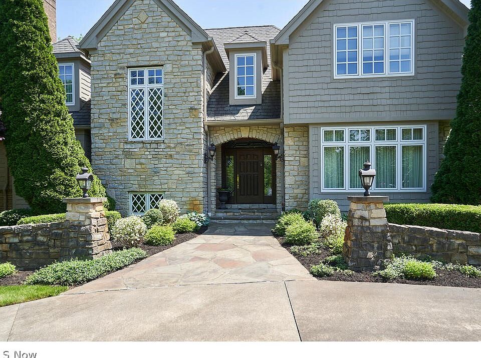 1085 Top Of The Hill Rd, Akron, OH 44333 | Zillow