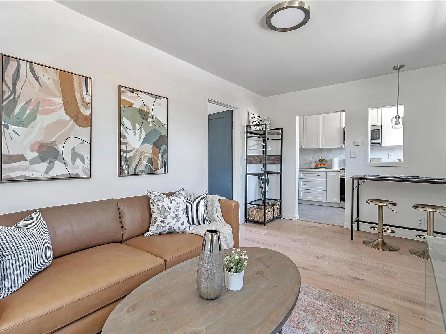 1 bed, 500 sqft, $2,995 — Photo 2