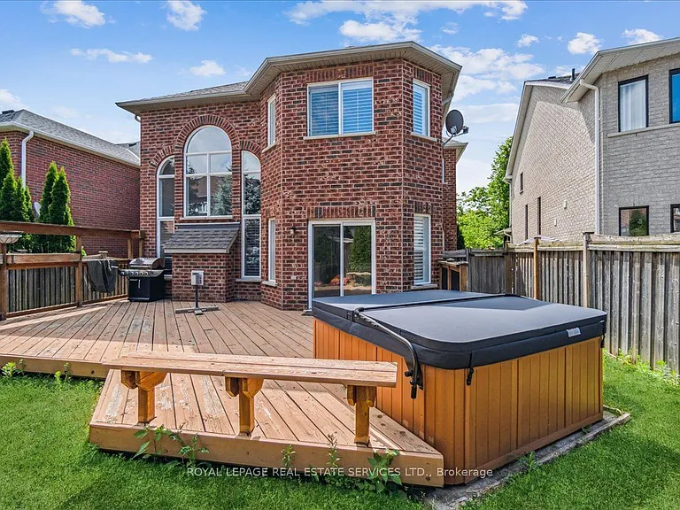 54 Stonebrook Cres — Photo 40