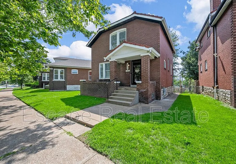 5616 S Kingshighway Blvd — Photo 2
