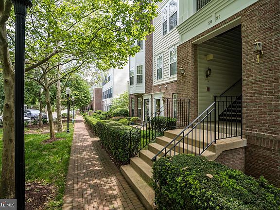 2nd image of 5090 Donovan Dr #449