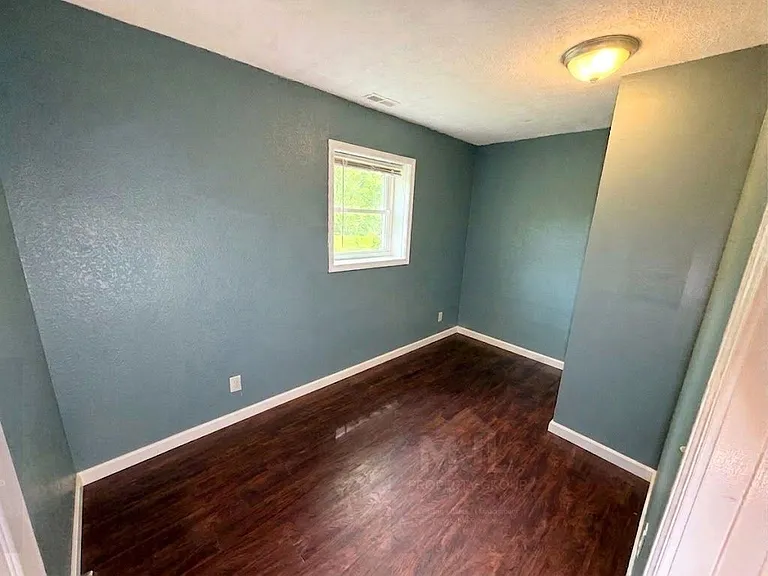 704 N Willow Ave — Photo 12