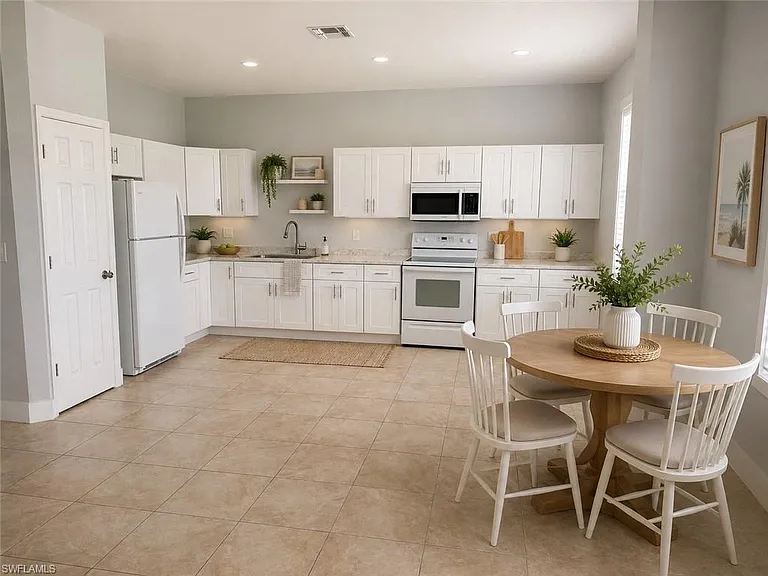 4786 Jordan Ave — Photo 2