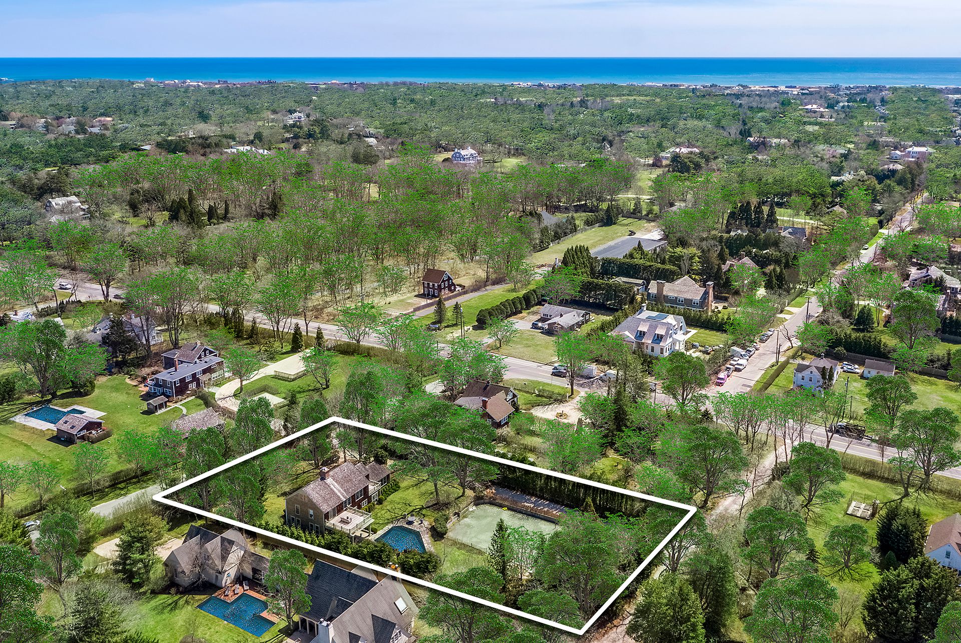 55 Ln, Southampton, NY 11968 Out East