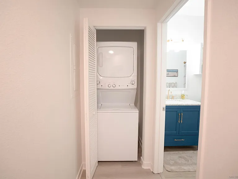 1501 Front St #329 — Photo 9