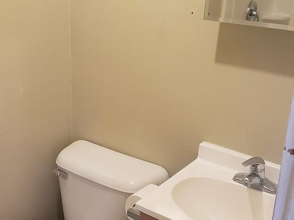5th image of 410 S Hayes Ave APT A