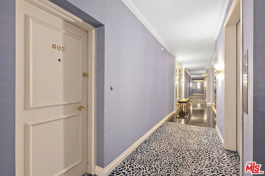 2 bed, 2.5 bath, 1418 sqft, $6,000 — Photo 3