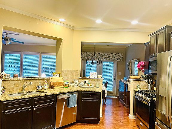 Kitchen - new appl/cntrs