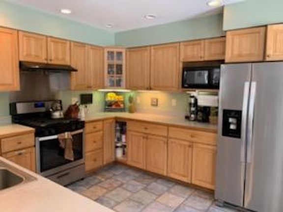 4th image of 22 Trafton St