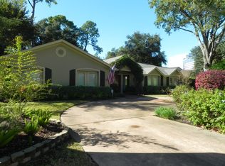 26 Dolphin Ct, Houston, TX 77024