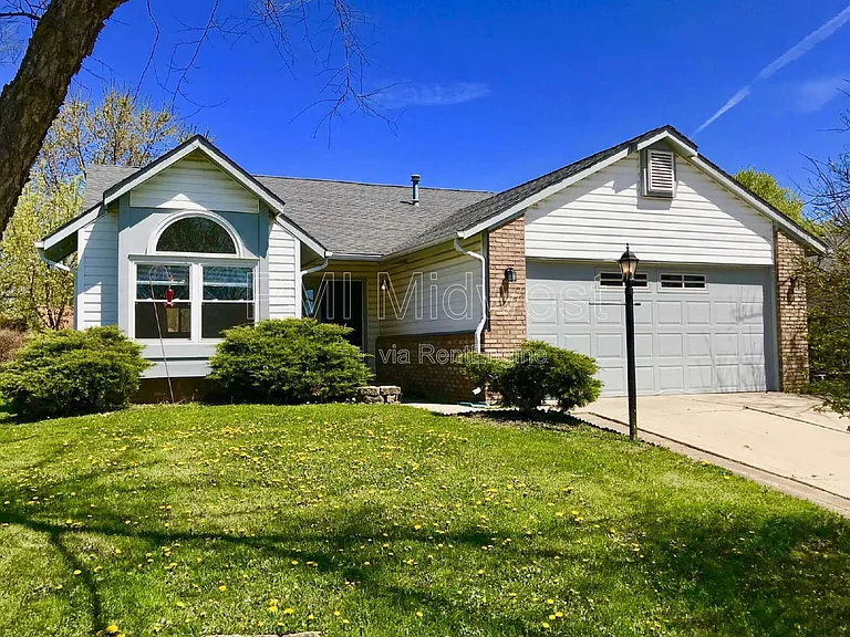 3215 Keystone Lakes Way — Photo 1