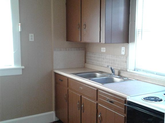 3rd image of 174 N Glenellen Ave