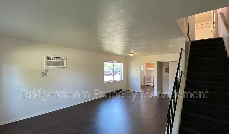 1299-1 Sanlor Ave — Photo 3