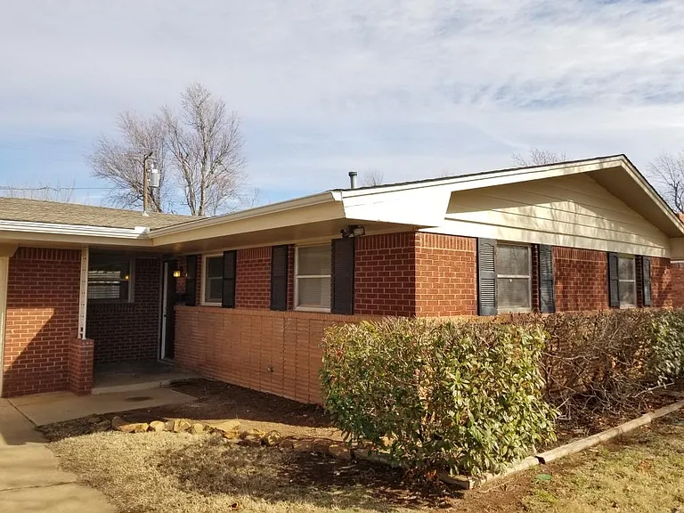 2817 Orlando Rd — Photo 3