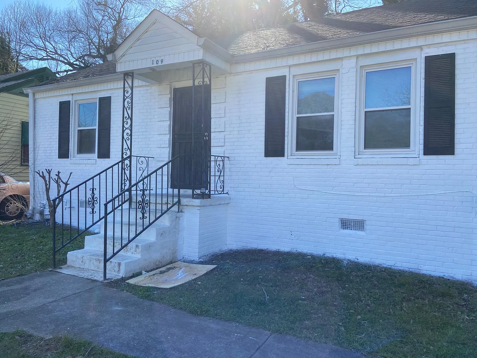 3 bed, 1000 sqft, $1,800 — Photo 1