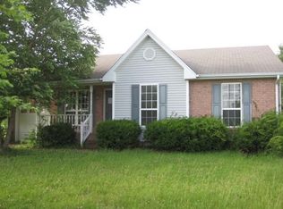 914 College St, Portland, TN 37148