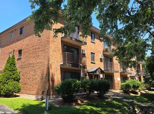 724 Warren Ave APT 101, Downers Grove, IL 60515