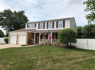 509 Valewood Ct, Englewood, OH