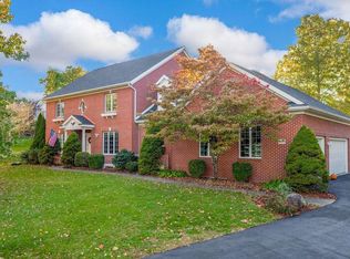 997 Sharon View Dr, Newark, OH 43055