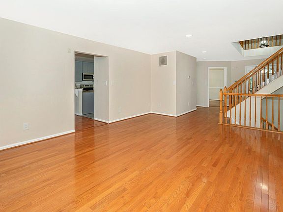 5th image of 8315 Marketree Cir