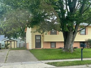 1216 N Blanchard St, Davenport, IA 52804