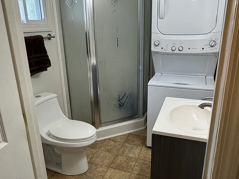 109 Tower Ln — Photo 2