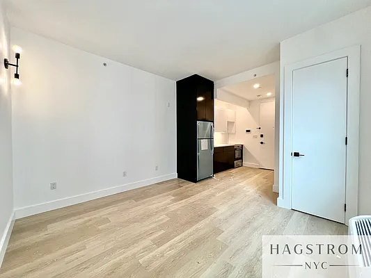 Rented by Hagstrom Management Inc | media 25