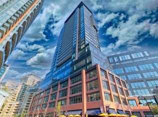 135 Liberty St #806, Toronto, ON M6K1A7