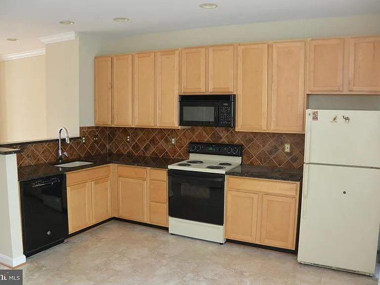 5302 Chieftain Cir — Photo 9