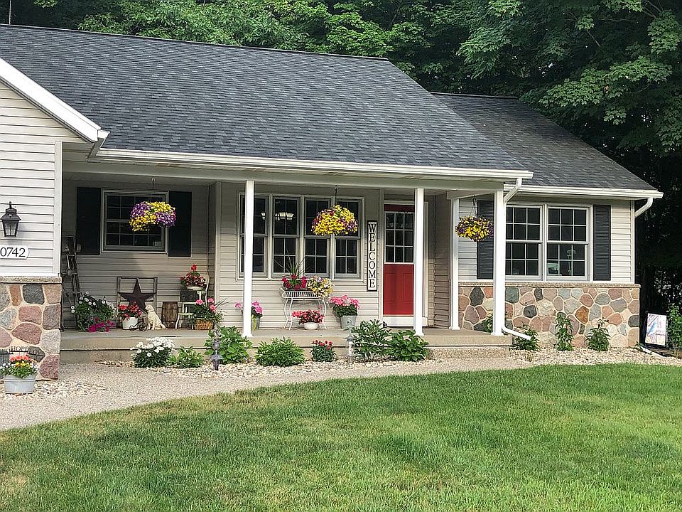 1st image of 10742 Black Cherry Dr