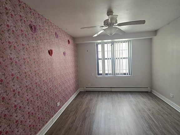 4th image of 7328 N Ridge Blvd APT 1W