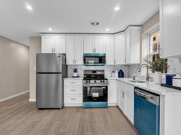 4th image of 955 E 229th Street