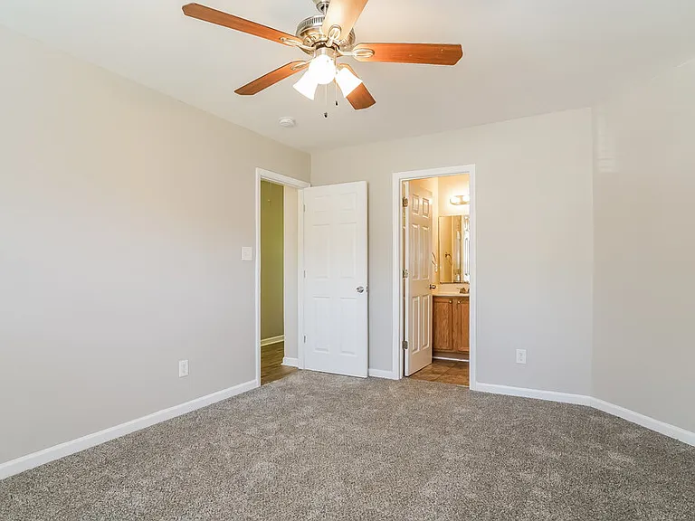 76 Nancy Ct — Photo 11