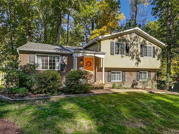 2nd image of 9628 Della Dr