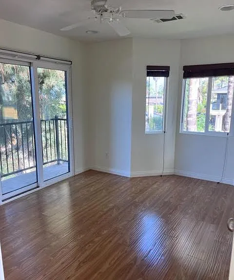 1362 Hymettus Ave #A — Photo 15