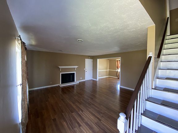 5th image of 208 Berrywood Dr